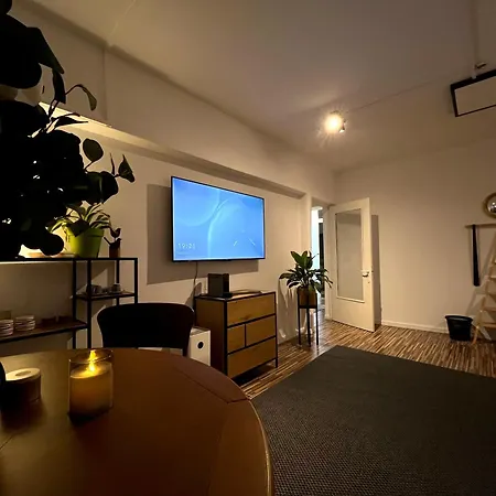 Moove13 - Piata Victoriei, Modern Ultra Bukareszt